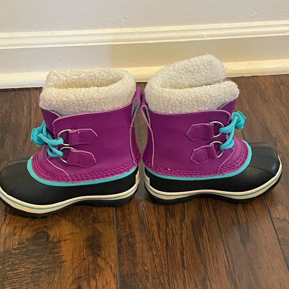 Sorel Adorable Toddler/Kid Purple and Black Snow Boots, Like New